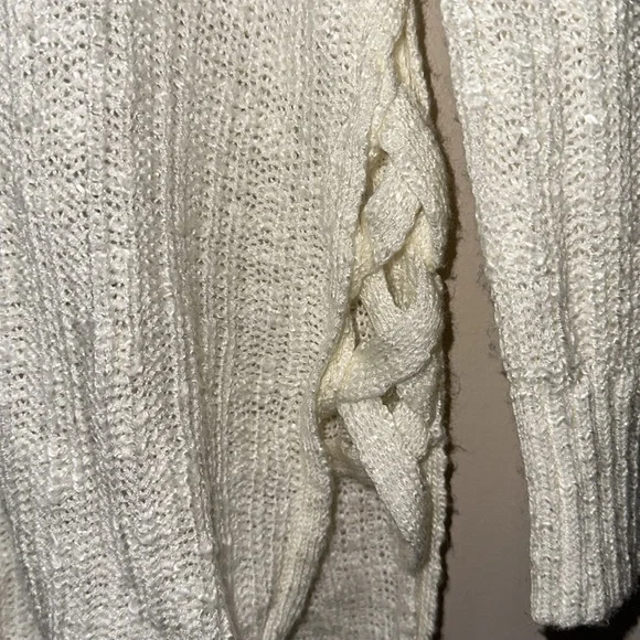 Pink Republic White Knit Sweater Size Medium - Picture 2 of 7